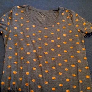 Fall T-Shirt with pumpkins Brand:Fifth Sun Size:X-Large